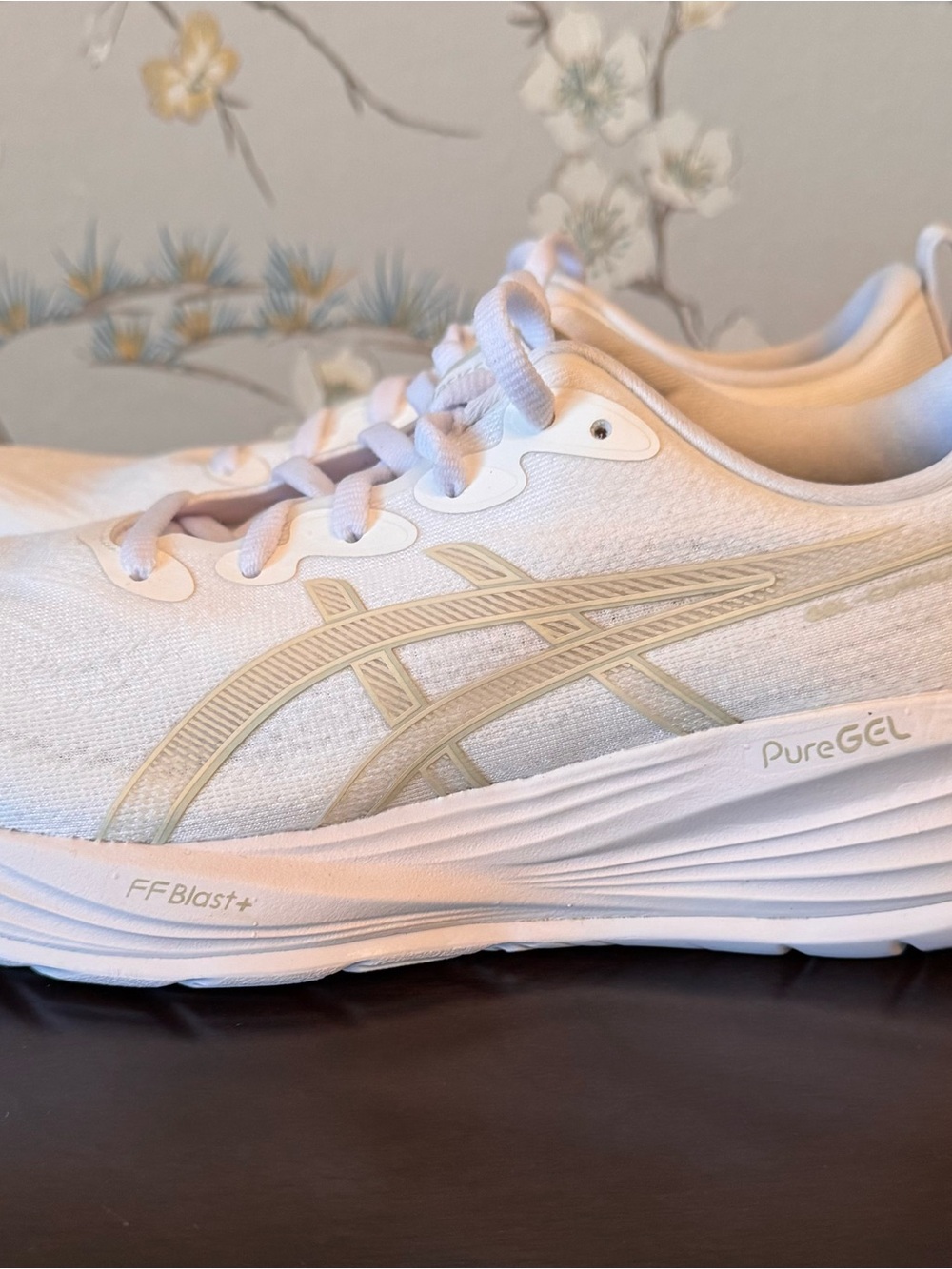 Asics GEL Women's Cumulus 27 White Running Shoes with Cream Accents NEW